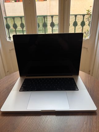 MacBook Pro 16" (2021) M1 Pro - 16GB