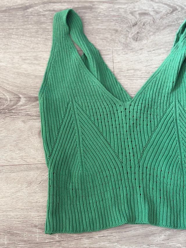 Top verde - Escote pico