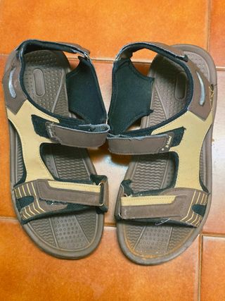 Sandalias hombre beige-marrón