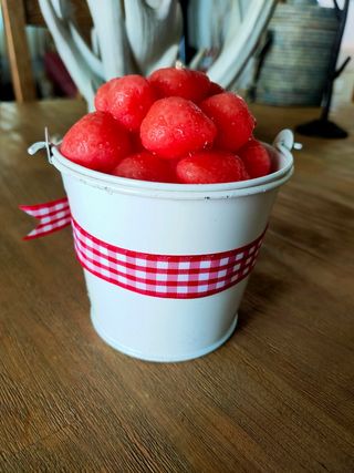 Vela fresas - Maceta metálica