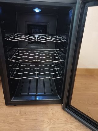 Vinoteca Cavanova 24 botellas