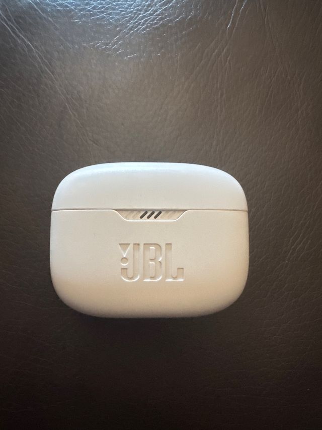 Auriculares JBL Tune 130 NC blancos