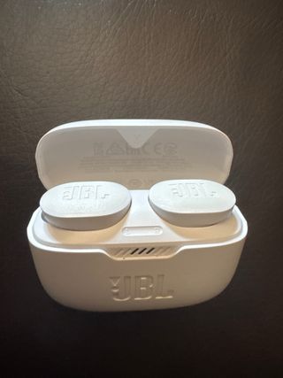 Auriculares JBL Tune 130 NC blancos