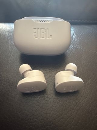 Auriculares JBL Tune 130 NC blancos