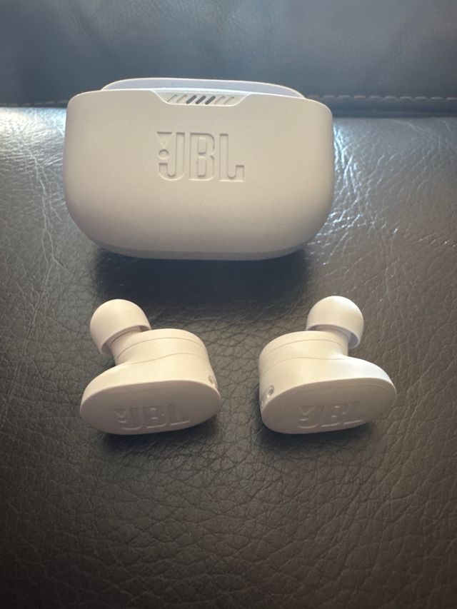 Auriculares JBL Tune 130 NC blancos
