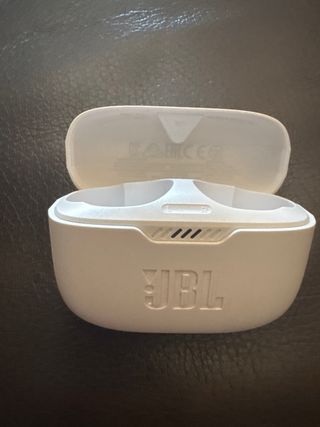 Auriculares JBL Tune 130 NC blancos