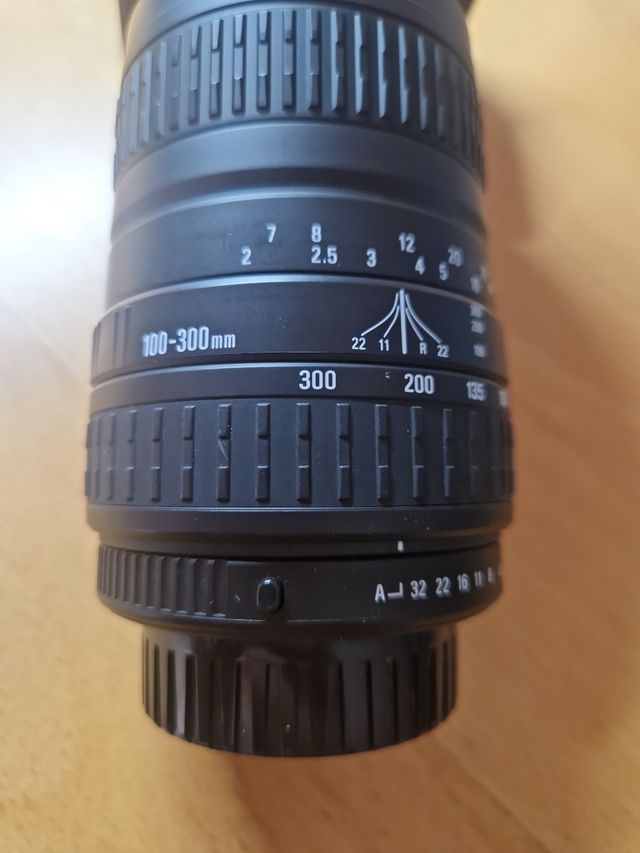 Objetivo zoom 100-300mm