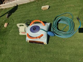 Robot limpiafondos piscina Easykleen