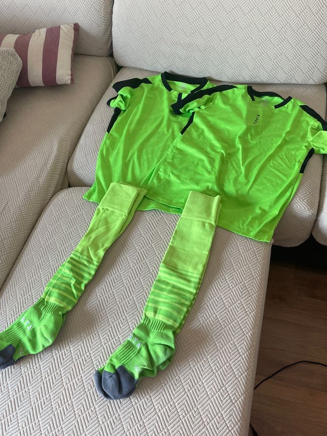 conjunto deportivo futbol niño