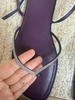 Sandalias Zara Moradas planas pedrería
