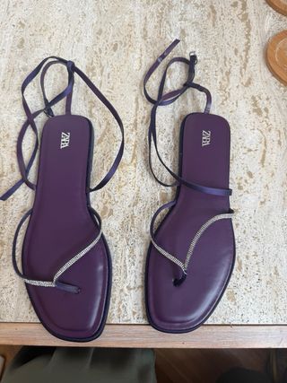 Sandalias Zara Moradas planas pedrería
