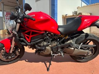 Ducati Monster 821cc