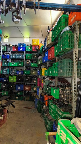 Liquidación taller y almacén de motos 