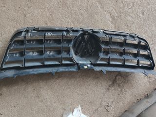 Rejilla frontal VW touareg r5 2004