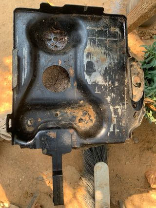 Soporte batería Peugeot 106