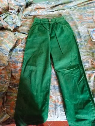 Pantaloni verdi