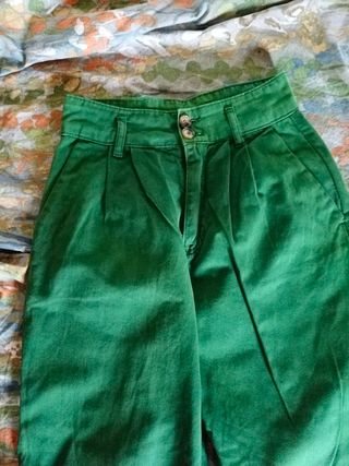 Pantaloni verdi
