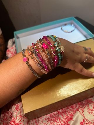 Pulseras brillantes multicolor