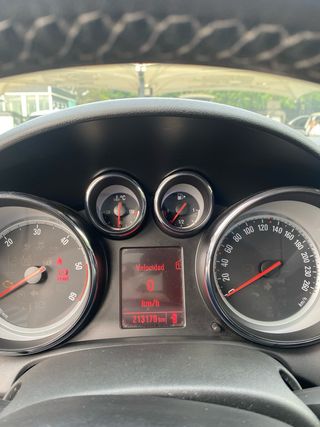 Opel Astra 2012