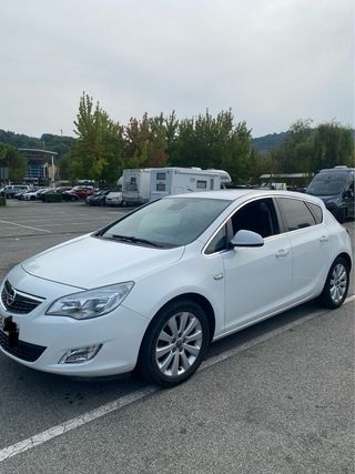 Opel Astra 2012