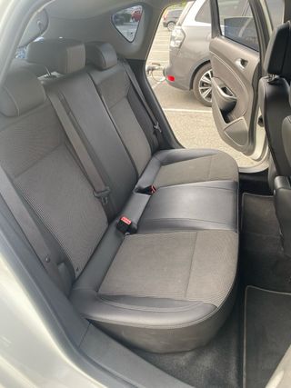 Opel Astra 2012