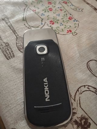 2 móviles Nokia: ¡oferta! No sé si funcionan.