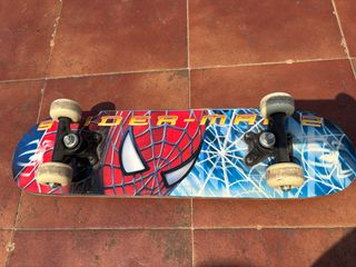 Monopatín Spiderman tengo 2 uno con su bolsa 