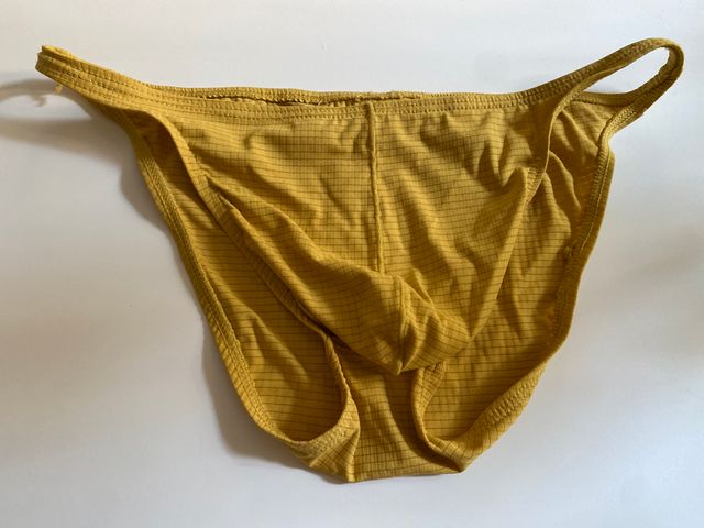 Slip amarillo hombre