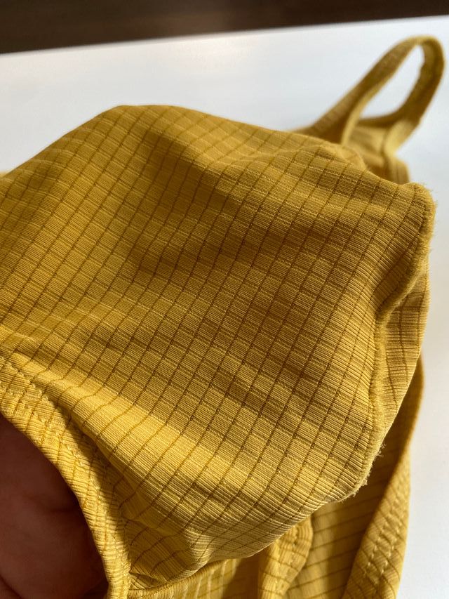 Slip amarillo hombre