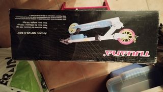 Patinete infantil, plegable.
