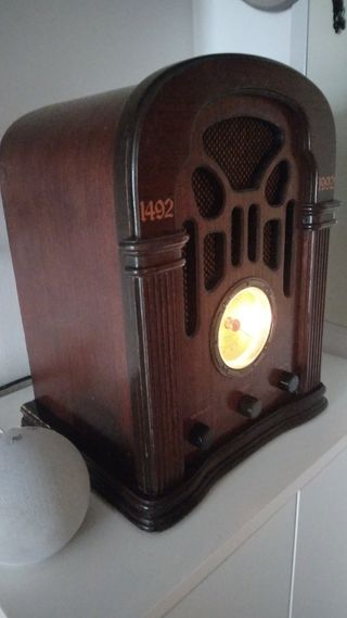 Radio Vintage Antigua 1492-1992