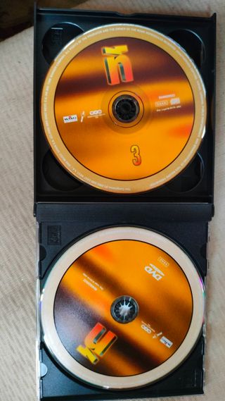 Los Éxitos del Año - 3 CDs + DVD