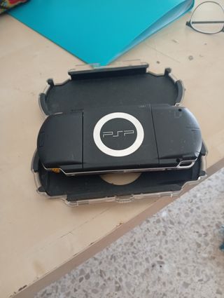 PSP (PlayStation Portable) negra
