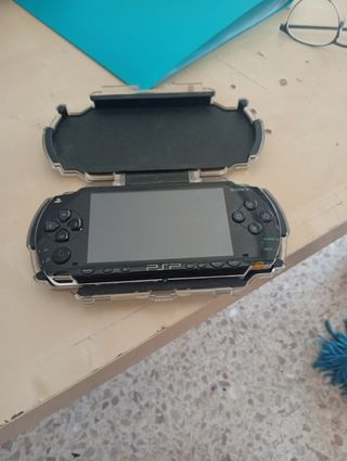 PSP (PlayStation Portable) negra