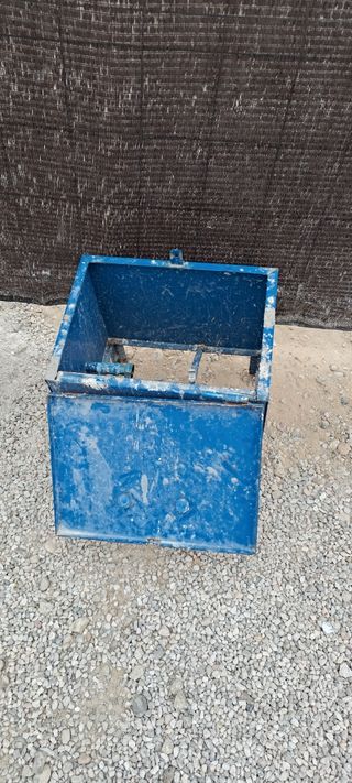 Caja metálica azul para contador