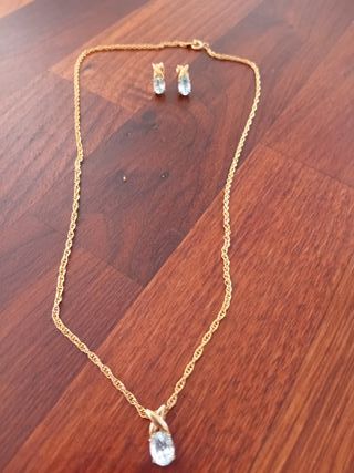 Juego de collar y aretes chapado oro 18k