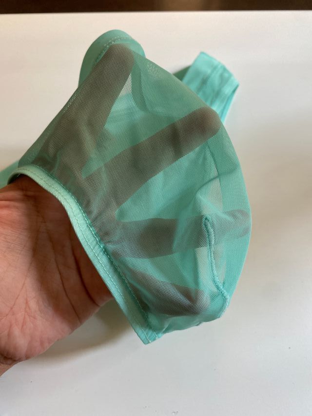 Calzoncillos turquesa transparentes