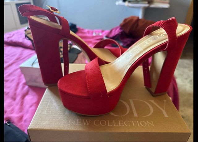Tacones rojos plataforma