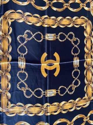 Pañuelo Chanel seda negro-dorado