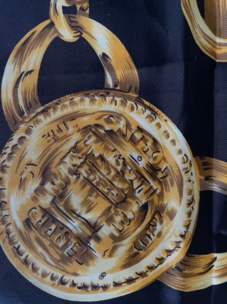 Pañuelo Chanel seda negro-dorado