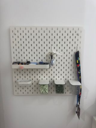 Tablero perforado IKEA SKÅDIS (36×56 cm)