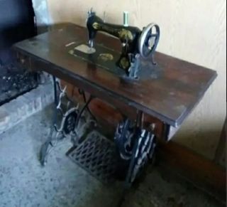 Máquina de coser antigua