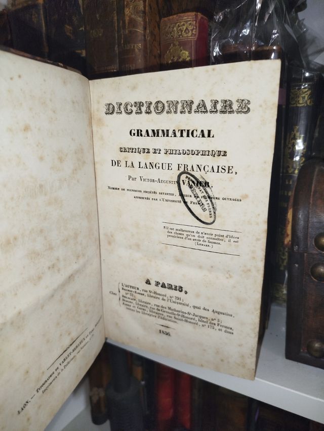 Libro antiguo: Diccionario