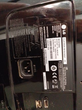 2 Monitores LG - Negro y Rojo .pequeños.