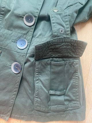 Cazadora militar verde oliva