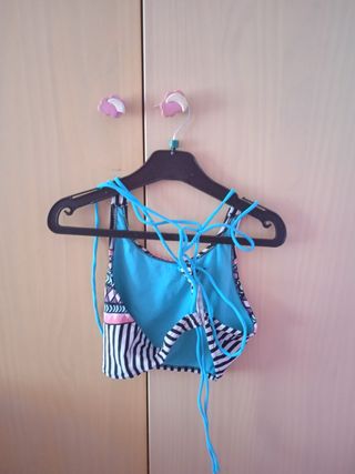 Top bikini negro y rosa