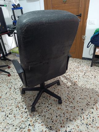 Silla oficina negra piel sintética