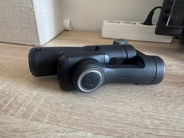 Stabilizzatore portatile AOCHUAN XE (3 assi) - NUOVO