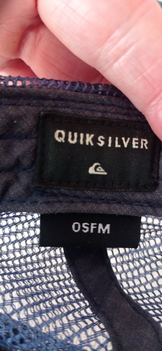 Gorra Quiksilver azul trucker