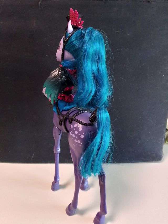 Muñeca Monster High centauro